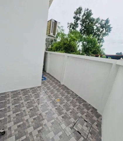 Neu gebautes 2-Zimmer-Haus mit 2 Bädern in Chalong zu vermieten