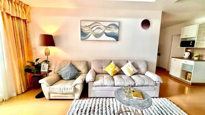 2-Zimmer-Wohnung mit 2 Bädern und Poolblick in Patong