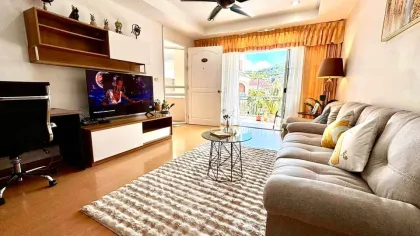 2-Zimmer-Wohnung mit 2 Bädern und Poolblick in Patong