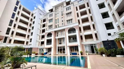 2-Zimmer-Wohnung mit 2 Bädern und Poolblick in Patong