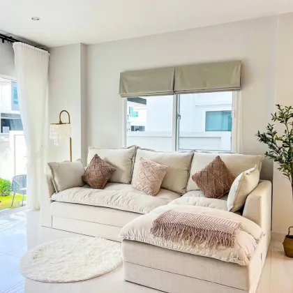 Designer-Lakefront-Wohnung mit 3 Schlafzimmern, 2 Bädern in Supalai Lake View