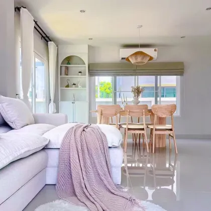 Designer-Lakefront-Wohnung mit 3 Schlafzimmern, 2 Bädern in Supalai Lake View