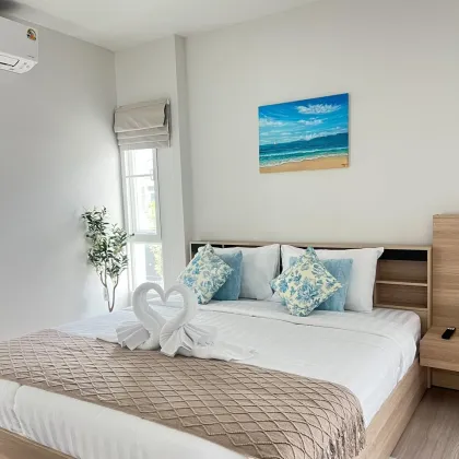 Designer-Lakefront-Wohnung mit 3 Schlafzimmern, 2 Bädern in Supalai Lake View
