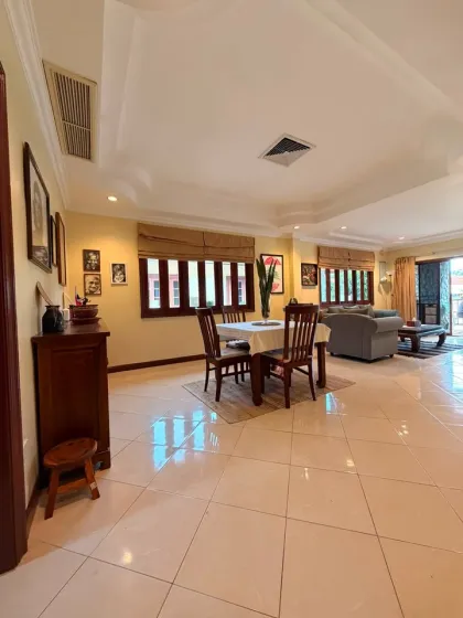 Executive 2-Bed Detached Villa Near BISP with Gourmet Kitchen