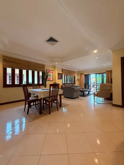 Executive 2-Bed Detached Villa Near BISP with Gourmet Kitchen