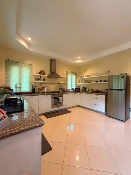 Executive 2-Bed Detached Villa Near BISP with Gourmet Kitchen