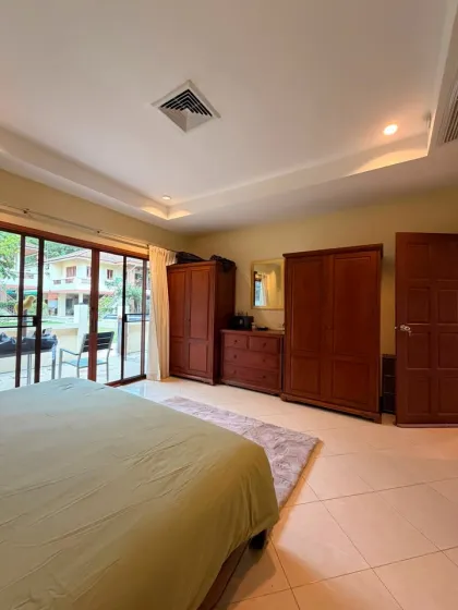 Executive 2-Bed Detached Villa Near BISP with Gourmet Kitchen