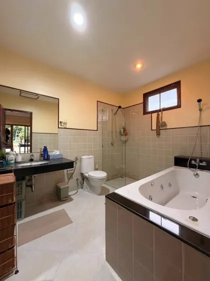 Executive 2-Bed Detached Villa Near BISP with Gourmet Kitchen