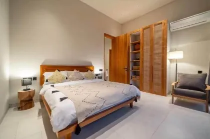 วิลล่า 7 ห้องนอนกว้างขวาง ใกล้หาดบางเทาและลากูน่าภูเก็ต