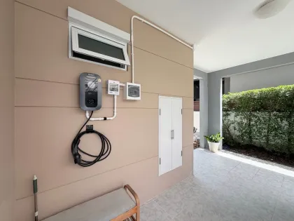 Moderne 4-Zimmer-Villa mit EV-Ladestation nahe BISP