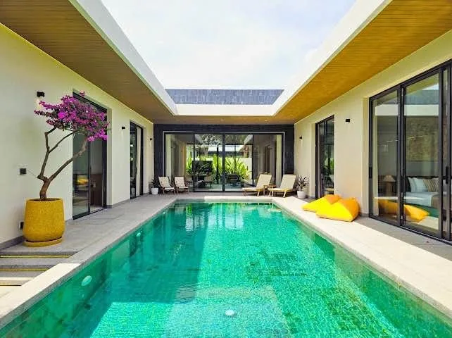 Villa moderna nueva de 4 habitaciones en alquiler en Rawai / Chalong