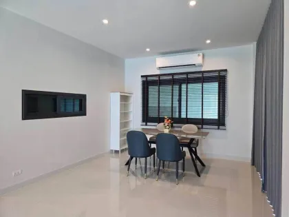 Geräumige 4-Zimmer-Villa zur Miete in Supalai Lake Ville, Koh Kaew