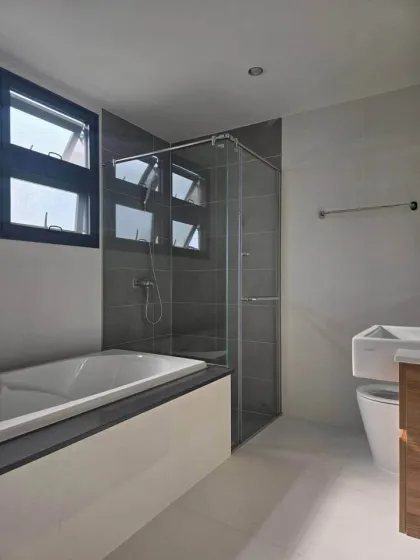Geräumige 4-Zimmer-Villa zur Miete in Supalai Lake Ville, Koh Kaew