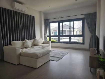 Geräumige 4-Zimmer-Villa zur Miete in Supalai Lake Ville, Koh Kaew