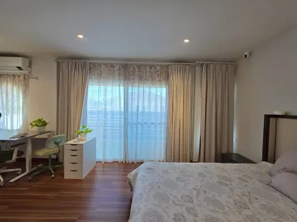 4-Zimmer-Wohnung mit großem Garten in Supalai Palm Spring, Thalang