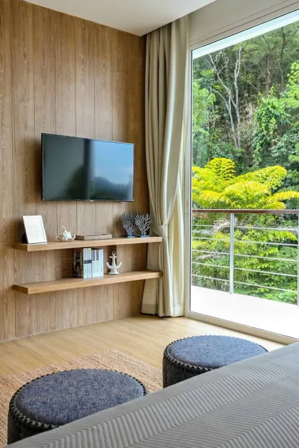 คอนโด 2 ห้องนอนให้เช่าที่กมลา ฟอลส์ พร้อมวิวสระว่ายน้ำ