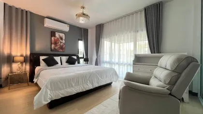 Pool Villa for Rent with 3 Bedrooms and 3 Bathrooms in Chalong