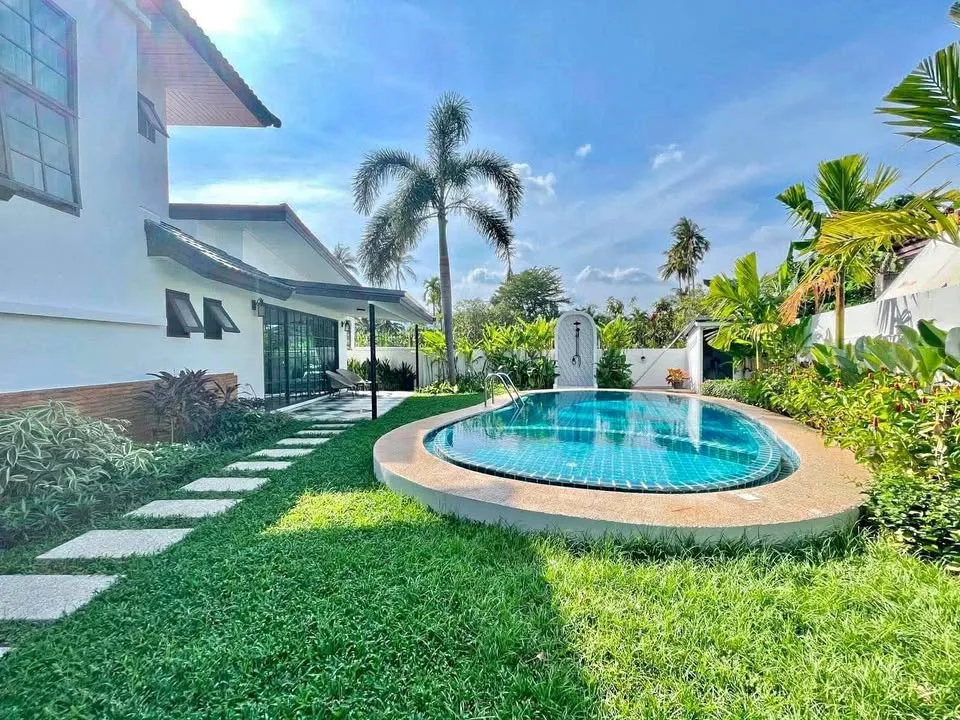 Apartamento de lujo con 3 habitaciones y piscina privada en Chalong