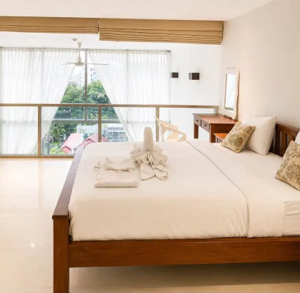 Apartment am Surin-Strand 2 Schlafzimmer 35.000 THB/Monat 250 qm (Jahresvertrag)