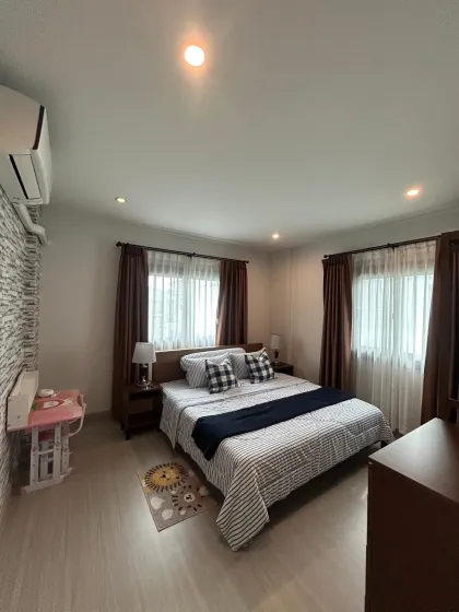 Maison à louer Supalai Lake Ville Koh Kaew, 4 chambres 3 salles de bain