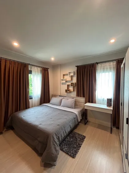 Maison à louer Supalai Lake Ville Koh Kaew, 4 chambres 3 salles de bain