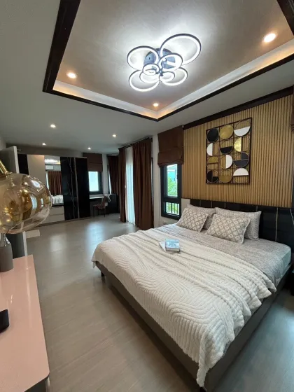 Maison à louer Supalai Lake Ville Koh Kaew, 4 chambres 3 salles de bain