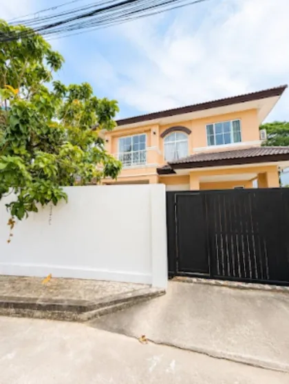 Beautiful Renovated 3-Bedroom Villa in Chalong for Rent