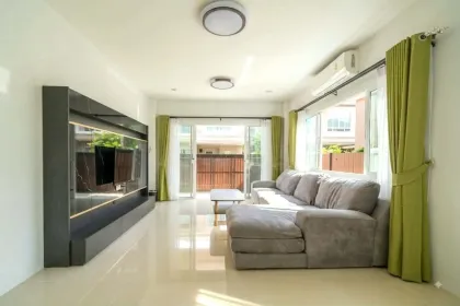 Mana Kathu Lake 4-Bedroom Villa with 3 Bathrooms for Rent