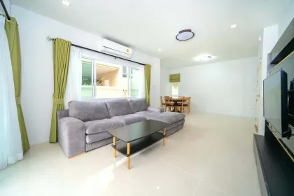 Mana Kathu Lake 4-Bedroom Villa with 3 Bathrooms for Rent