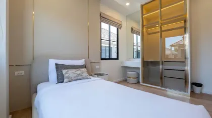 Villa de 4 dormitorios con piscina en alquiler en Crown Estate Koh Kaew