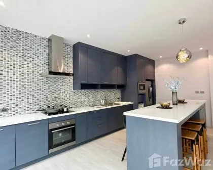 Роскошная вилла с 3 спальнями и бассейном в The Granary Villas, Пхукет