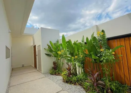 บ้านวิลล่าสระว่ายน้ำ Manor บางโจ 4 ห้องนอนให้เช่า