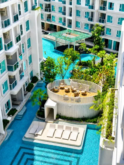 The Title Serenity B707 — 1-Zimmer-Wohnung mit Poolblick