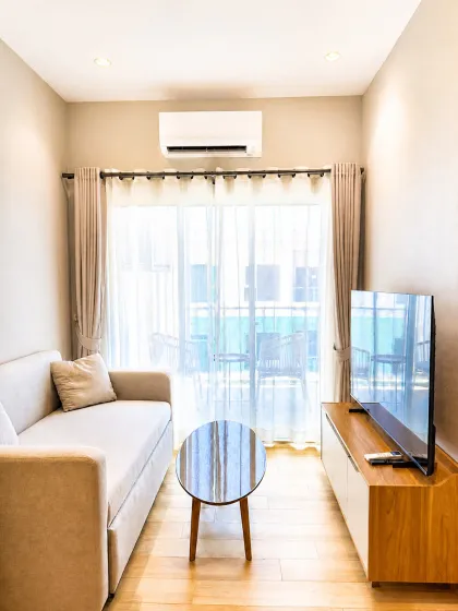 The Title Serenity B707 — 1-Zimmer-Wohnung mit Poolblick