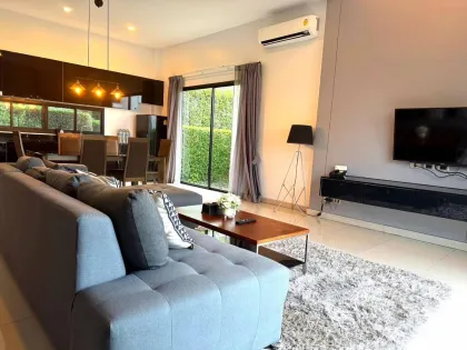 Villa con piscina de 2 habitaciones en Nai Harn para alquiler