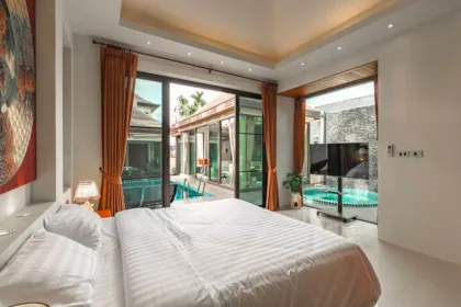 Privatpool-Villa in Chalong - 4 Schlafzimmer, 5 Badezimmer