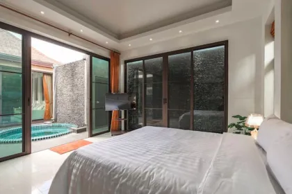 Privatpool-Villa in Chalong - 4 Schlafzimmer, 5 Badezimmer