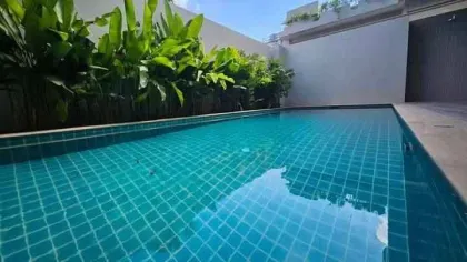 ให้เช่าวิลล่าพูลวิลล่าใหม่ 3 ห้องนอน 4 ห้องน้ำในตัวเมืองภูเก็ต
