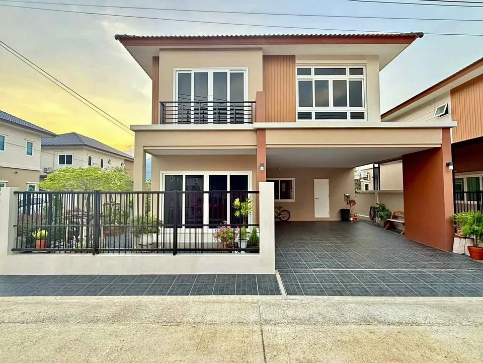 Casa Esquina de 3 Dormitorios en Alquiler en Mana Village, Lago Kathu