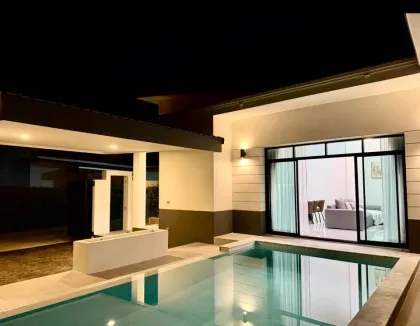 Casa con Piscina Privada en Alquiler: 3 Habitaciones y 2 Baños en Phuket Town