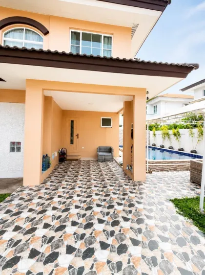 Villa confortable de 3 chambres avec piscine à Land & House Park, Chalong