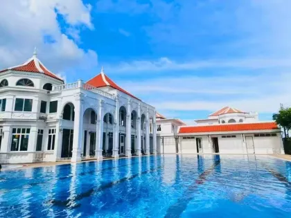 Villa renovada de 4 dormitorios en Koh Kaew