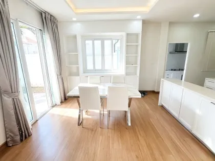 Villa renovada de 4 dormitorios en Koh Kaew