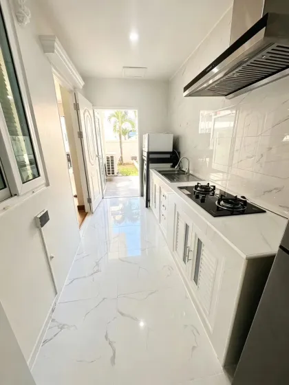 Villa renovada de 4 dormitorios en Koh Kaew