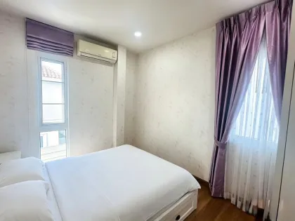 Villa renovada de 4 dormitorios en Koh Kaew