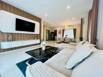 The Palm Kathu Patong: 3-Schlafzimmer, 3-Badezimmer Villa zu vermieten