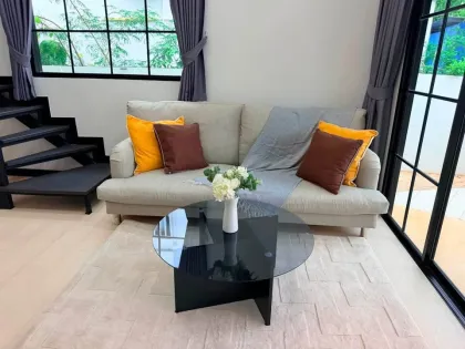 2 Beds 1 Bath Modern Duplex Loft Townhouse for Rent