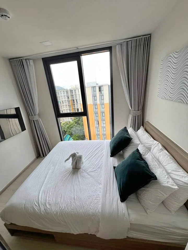 2 Bedroom Corner Apartment with Pool & Mountain View in Layan