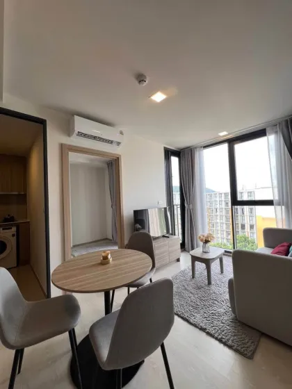 2-Zimmer-Eckwohnung mit Pool- & Bergblick in Layan