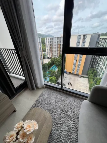 2-Zimmer-Eckwohnung mit Pool- & Bergblick in Layan
